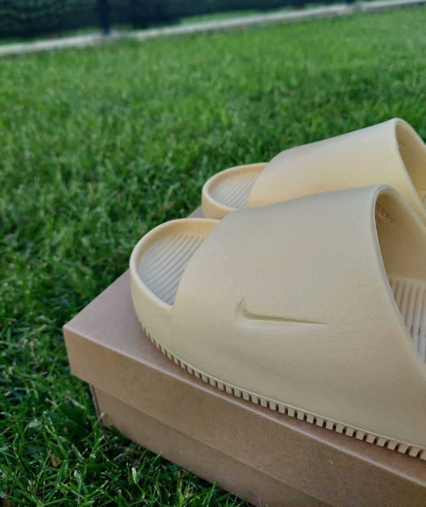 Klapki Nike Calm Slide rozmiar 38