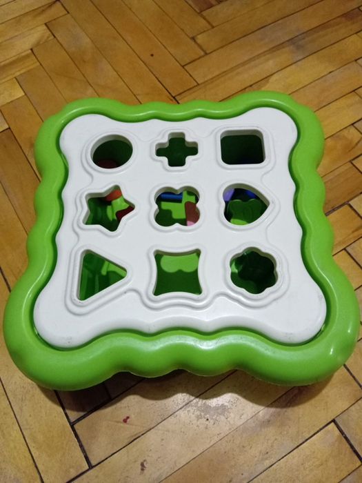 Іграшки для найменших, бізіборд