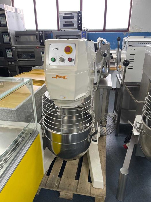 batedeira felino 60 litros com garantia