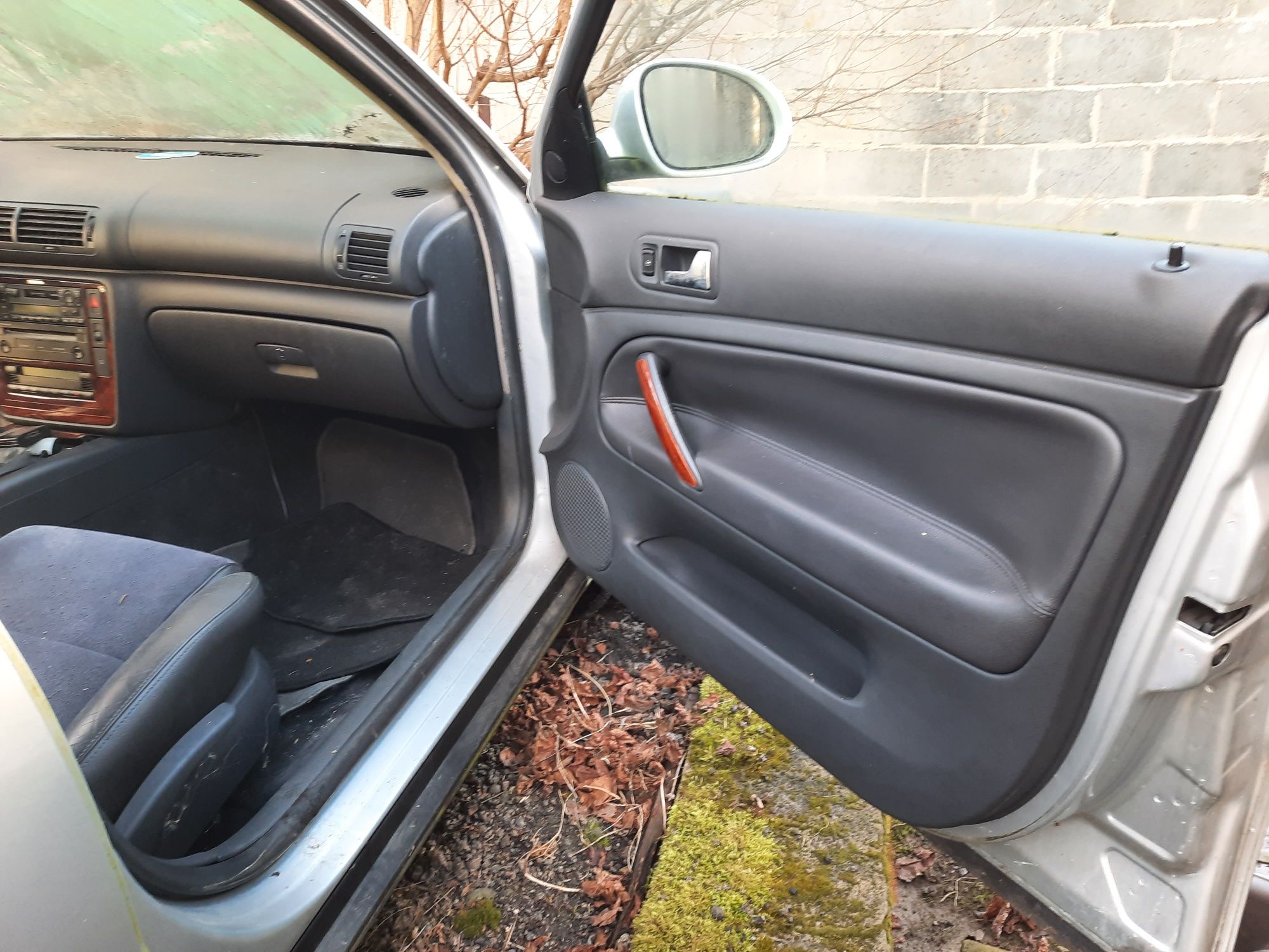 Cześć passat b5 2005 rok 1,9 TDI 130KM