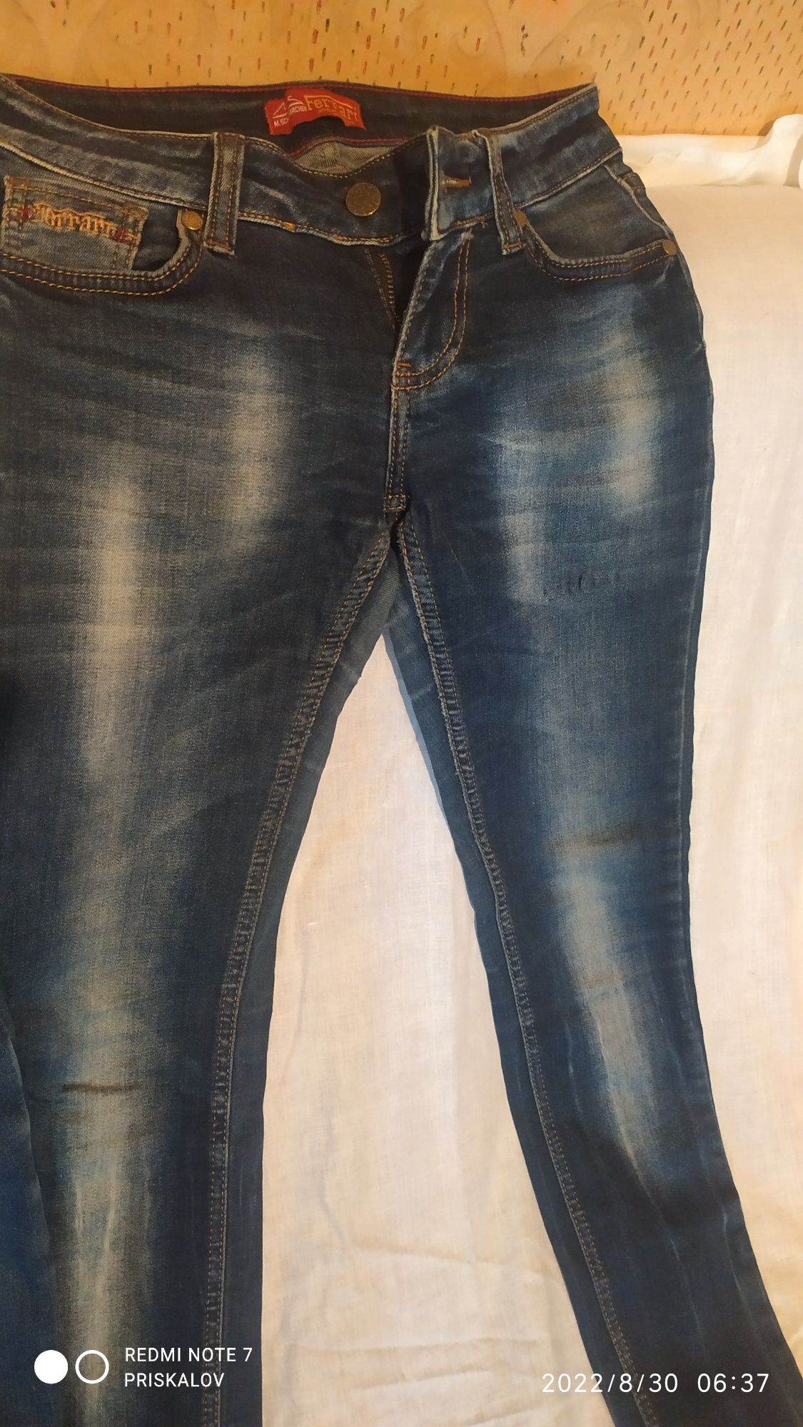 Продам джинсы женские бу