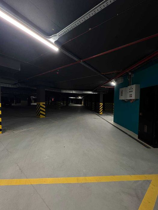 Паркінг. Паркомісце. Манхетен. Озеро. Парк. Розтермінування