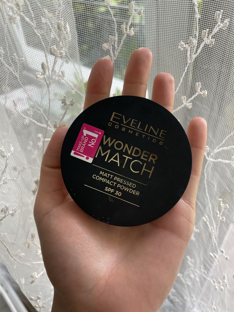 Eveline 01 light Puder wonder match matt pressed powder spf 30