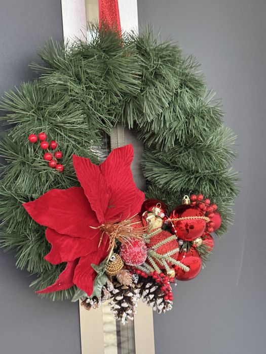 świąteczny wianek na drzwi lub ściany