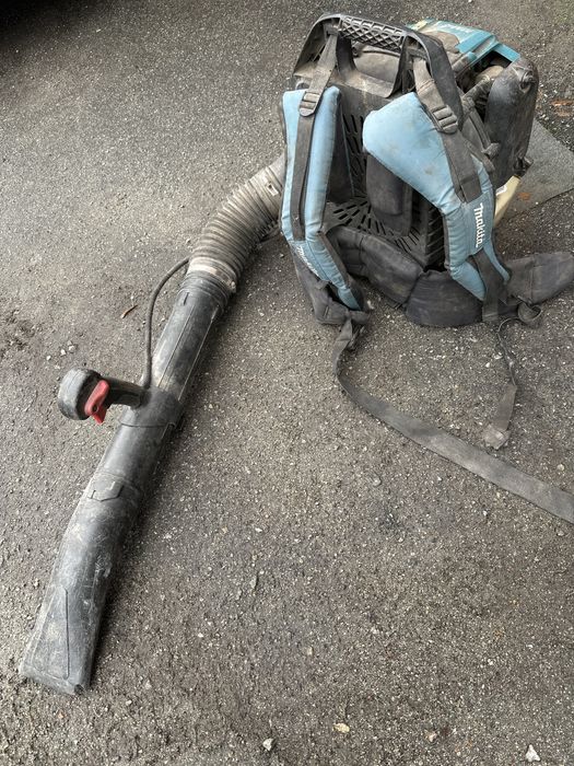 Бензиновая воздуходувка Makita EB5300TH