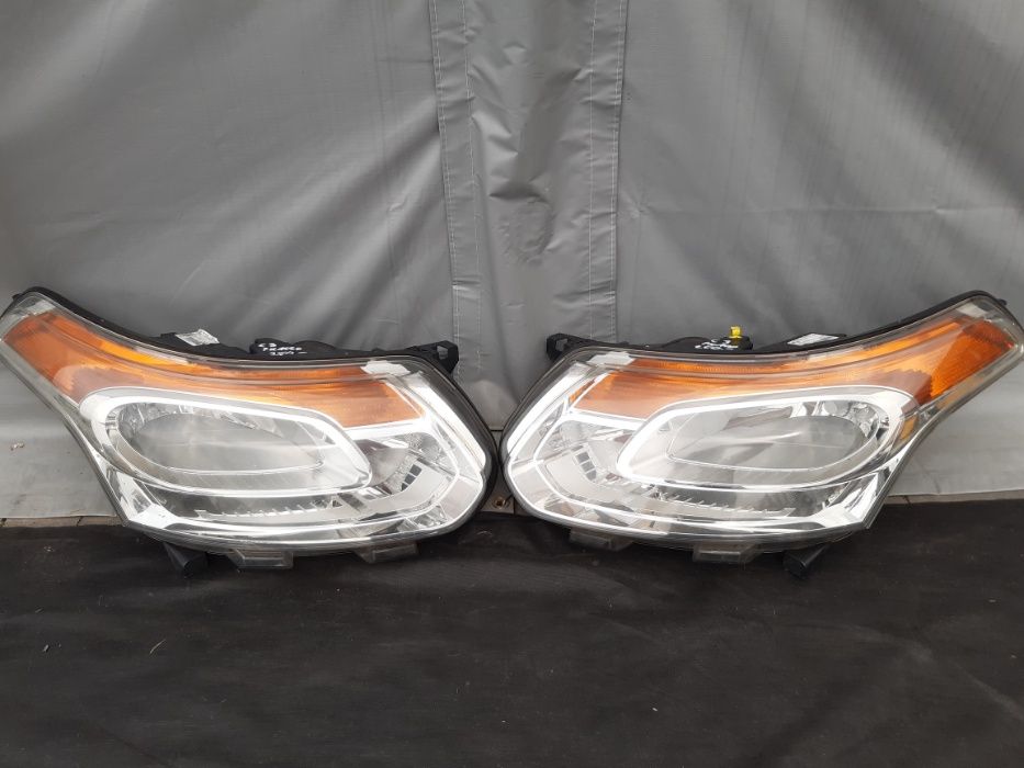 Lampa przedna lewa prawa Citroen C3 Picasso