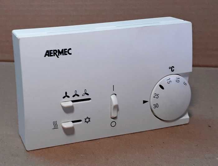 Электромеханический термостат AERMEC WMT05 для фанкойлов