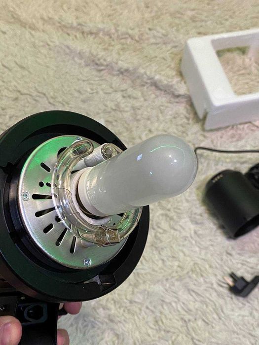 Студійний спалах Godox DE-300