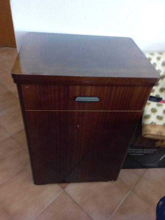 Maquina de  costura marca singer