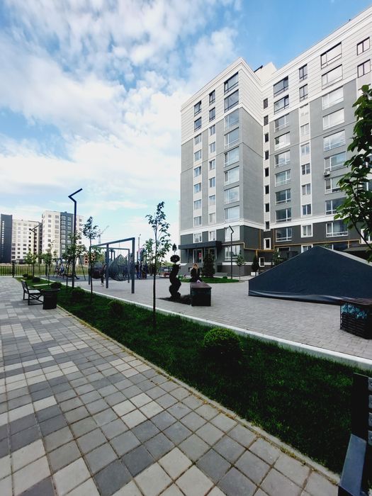 Продам однокімнатну квартиру з частковим ремонтом