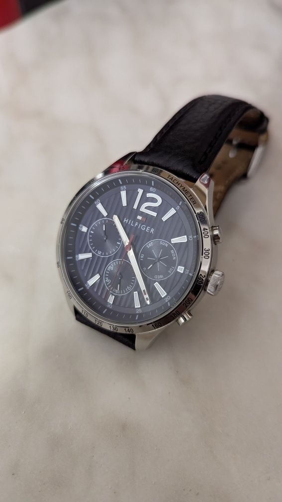 Часы Tommy Hilfiger, годинник США
