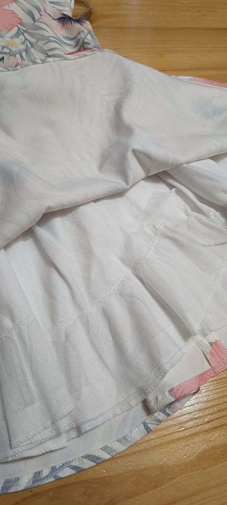 Śliczna sukieneczka z koła r. 140