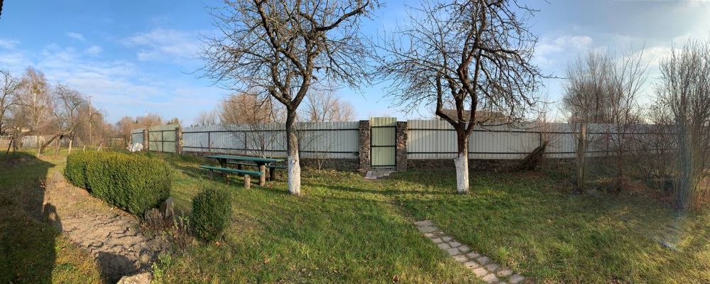Приватний деревяний будинок