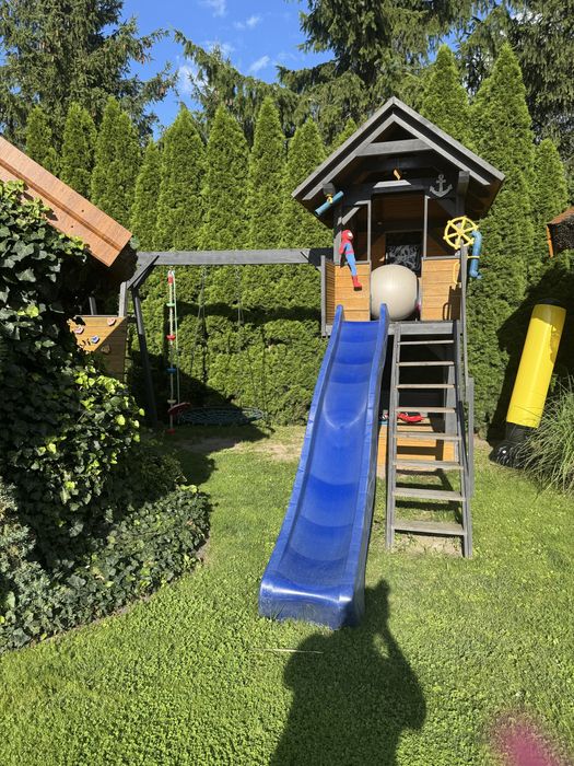 Plac zabaw w stanie bardzo dobrym