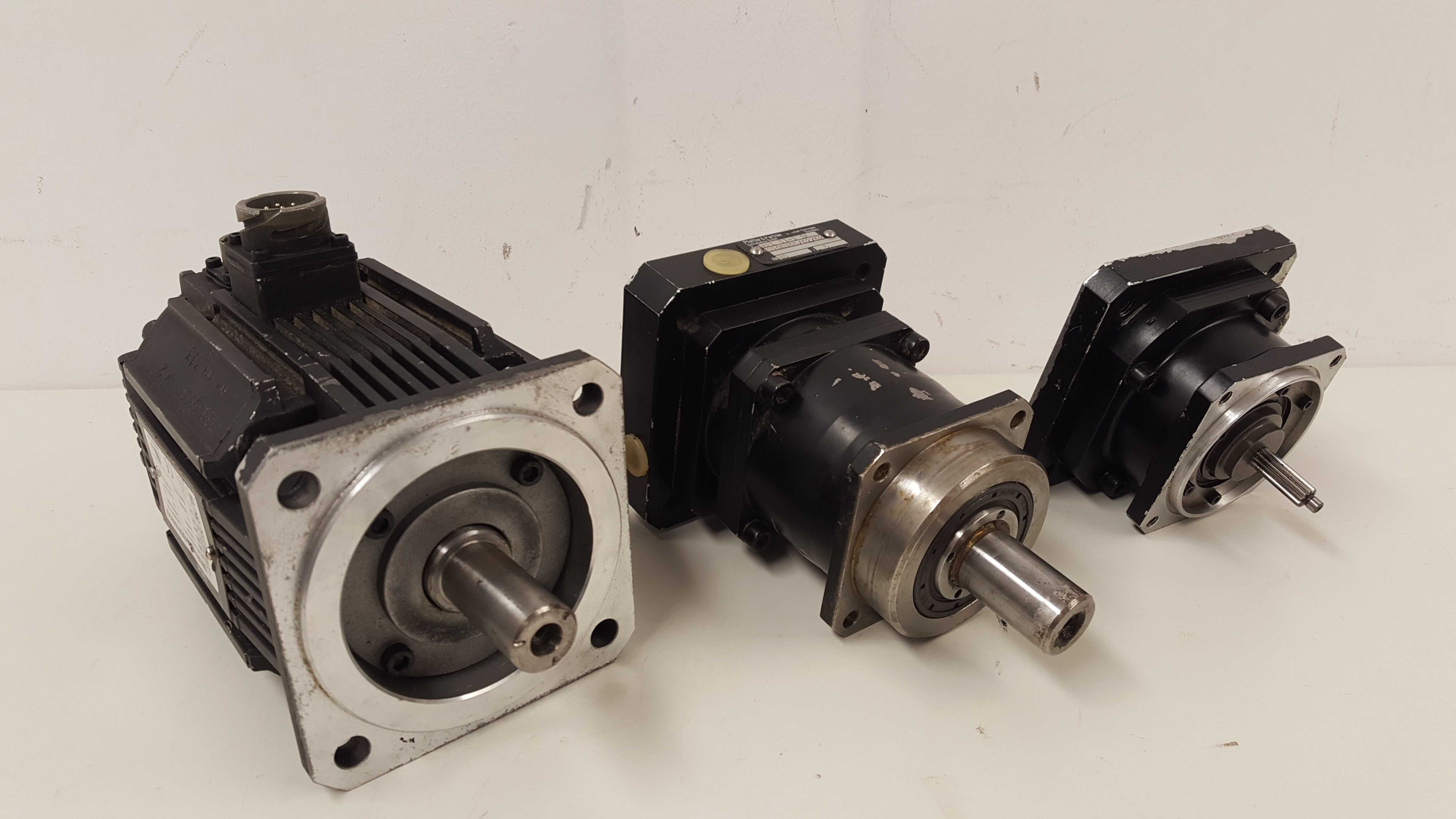 ELAU SERVO MOTOR SB105/30/02/05/19/S/01/64/EOKN Pfeffer RPL 11-1 SK