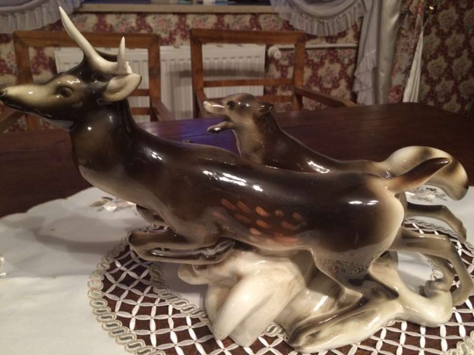 Porcelana-figurka polowanie na jelenia 450x280