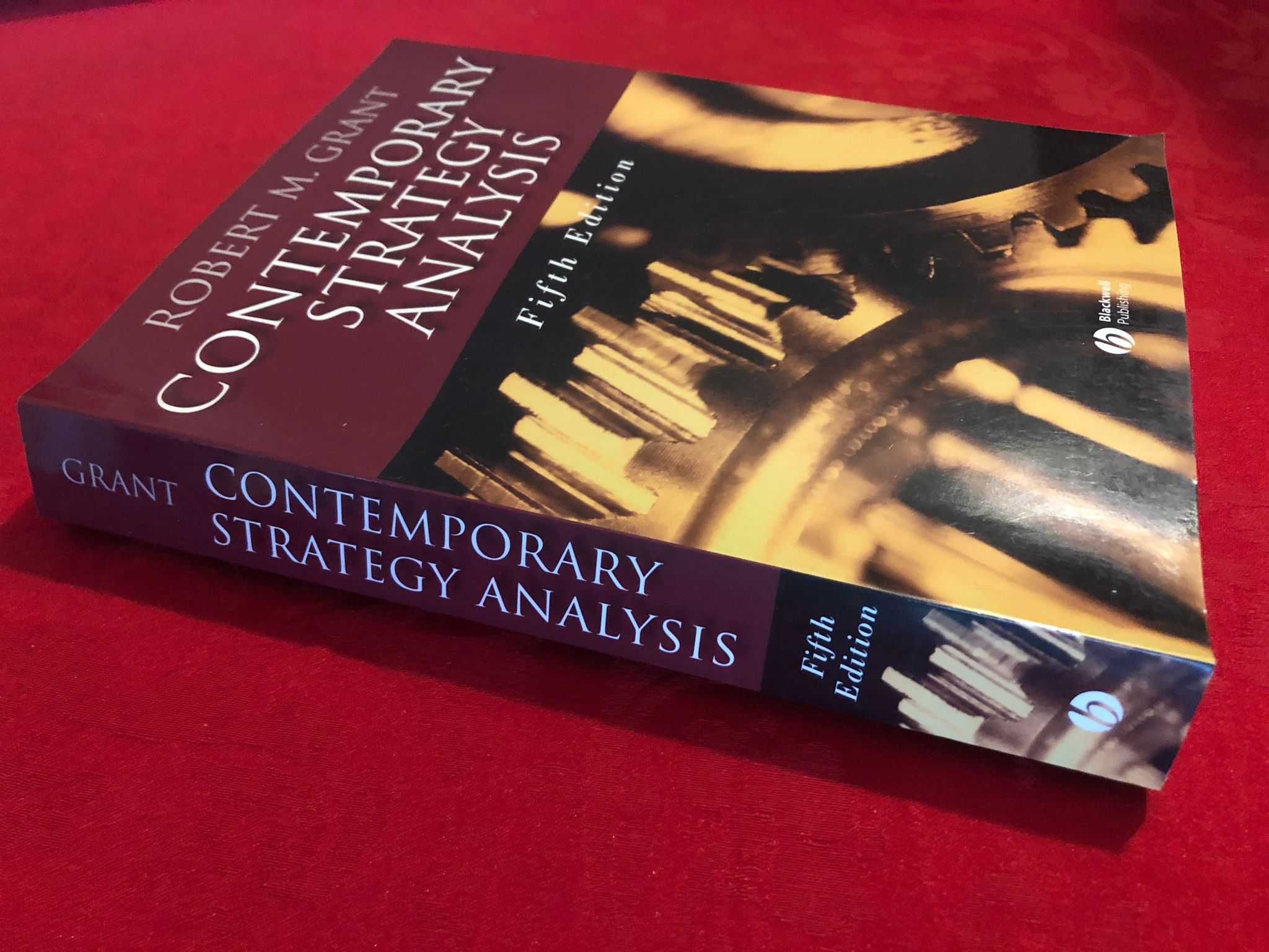 Livro CONTEMPORARY STRATEGY ANALYSIS de Robert M. Grant