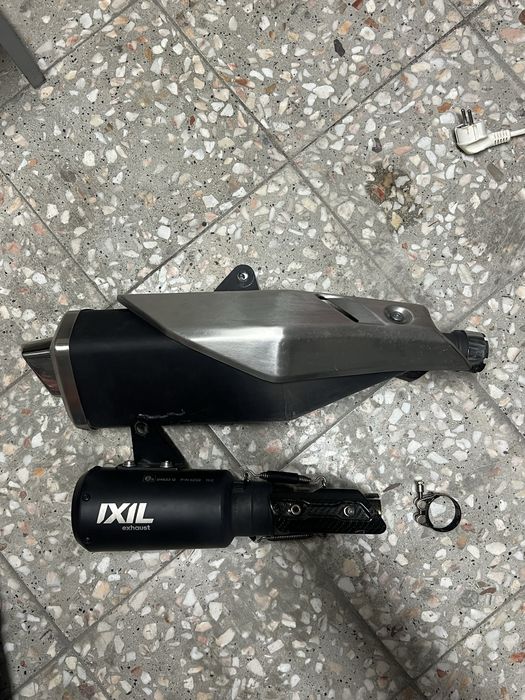 Escapes Honda X-Adv e Forza 750