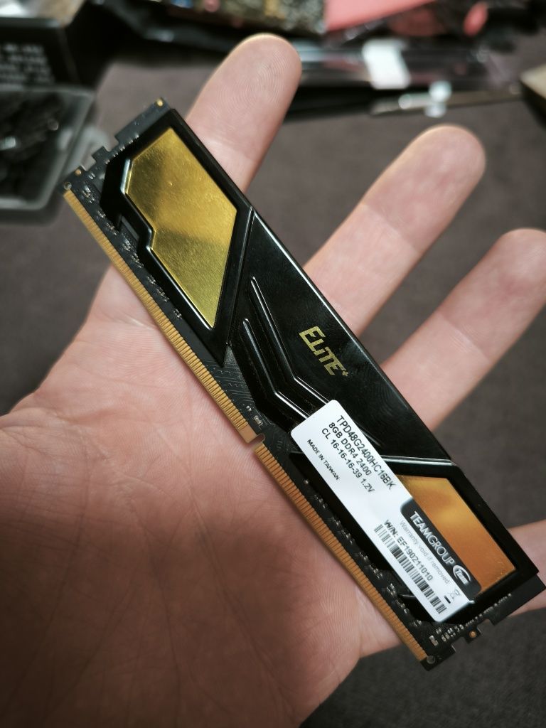 Комплект мат плата + проц i3 9100f+оперативна