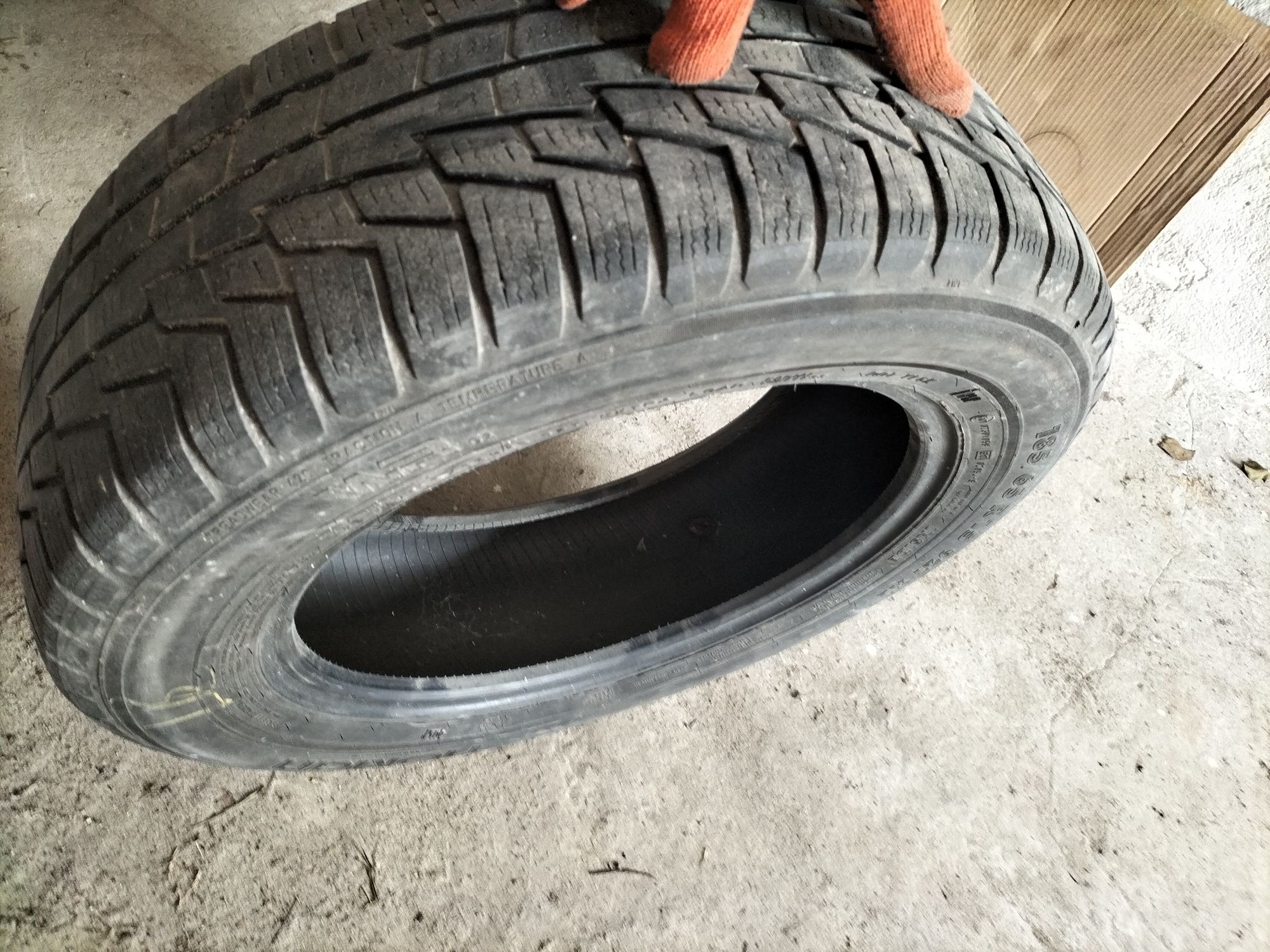 Шина nokian 185/65 R15 одна