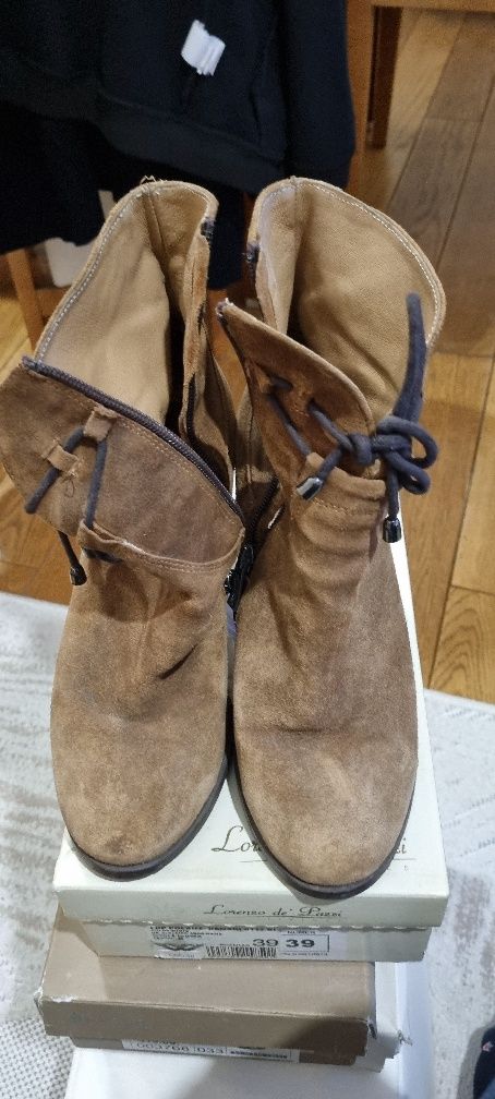 Kozaki brązowe zamszowe  Karino rozm.40 wys 20cm