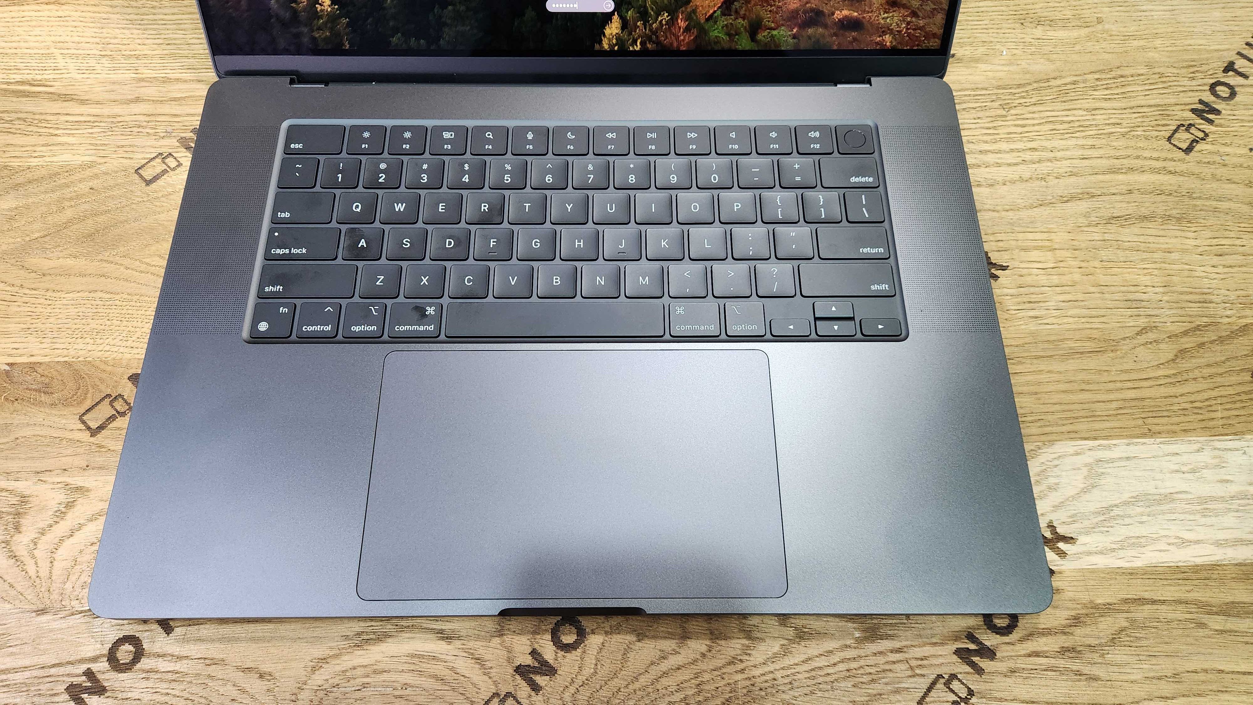 Apple MacBook Pro 16" M3 Max 2023 36GB/1TB (MRW33 A2991) LIKE NEW MDM