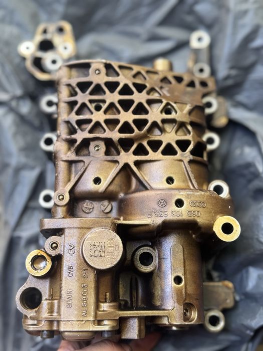 Audi a3. 8p 2.0tfsi масляный насос оригинал