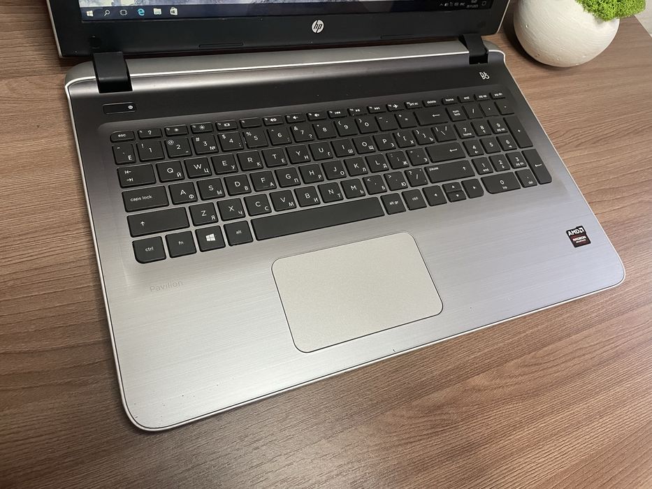 Мощный ноутбук HP/Full HD/AMD A10-8700/8GB/1TB/Radeon R6+R8 на 6 ГБ