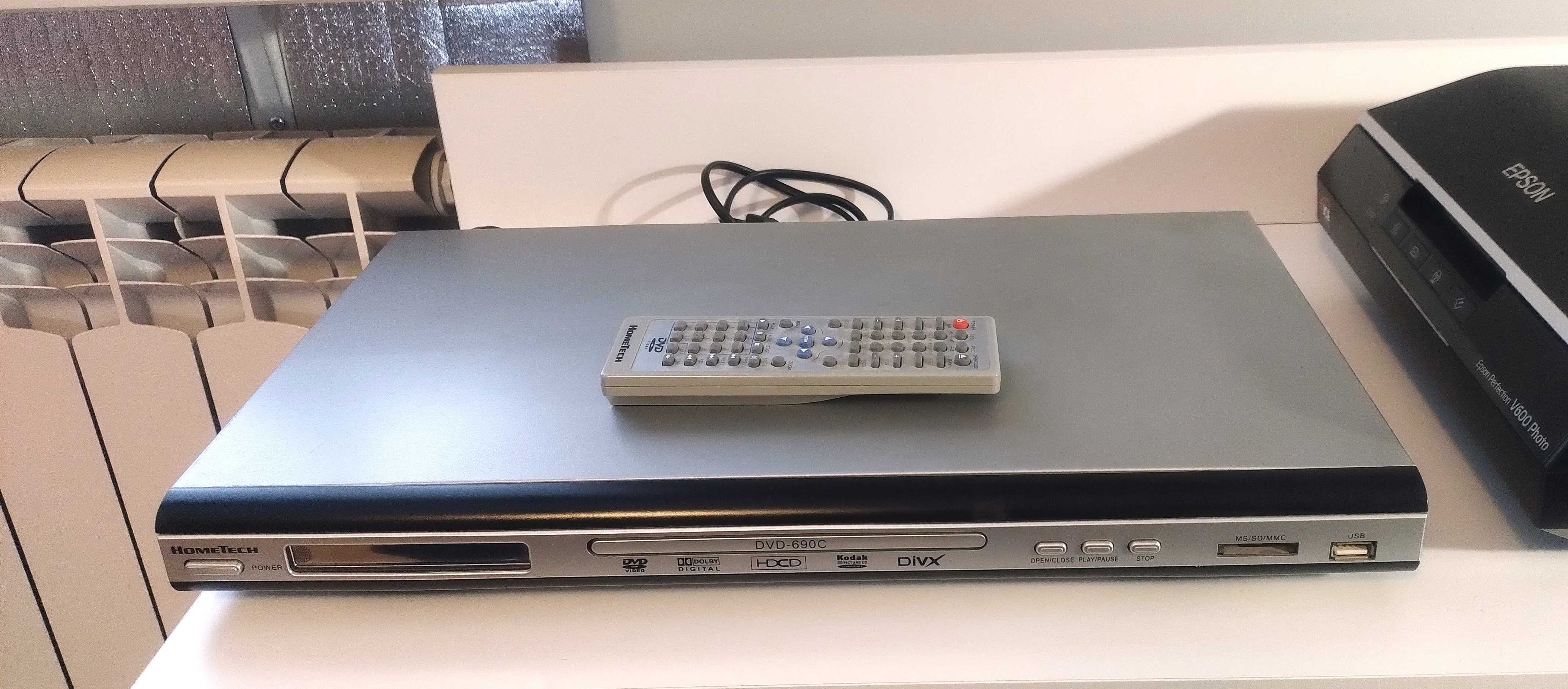 Odtwarzacz DVD HomeTech DVD-690C + pilot