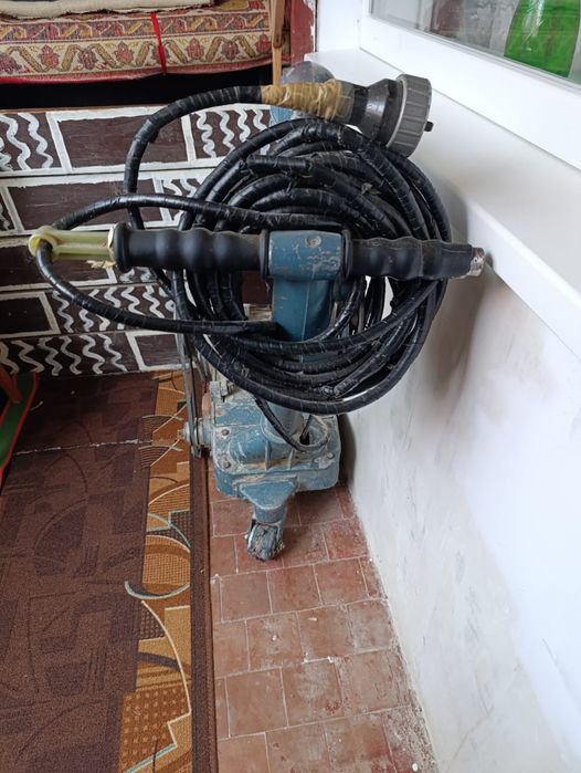 Машинка для шліфування паркету радянського виробництва