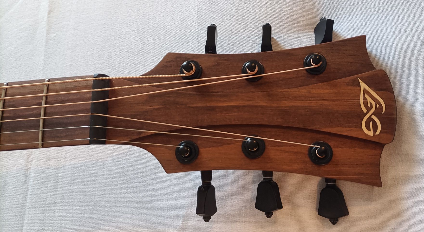 Guitarra Electroacústica Lâg T98DCE Khaya Maciça. NOVA! A ESTREAR!