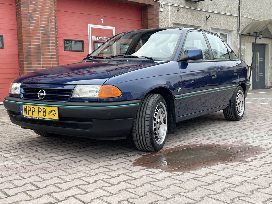 Opel Astra F sedan  1.4 8v stan idealny, żólte tablice ZABYTEK