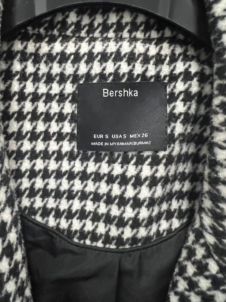 Casaco bershka como novo