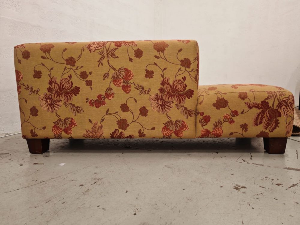 Chaise longue / sofa