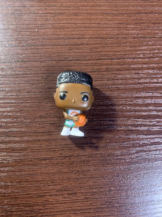 Фигурки из Киндера "Stranger Thinks"