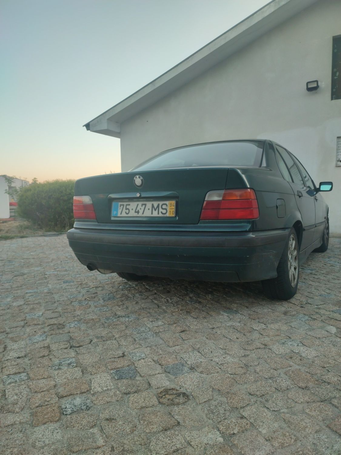 Carro Bmw 316   cilindrada  1600 gpl