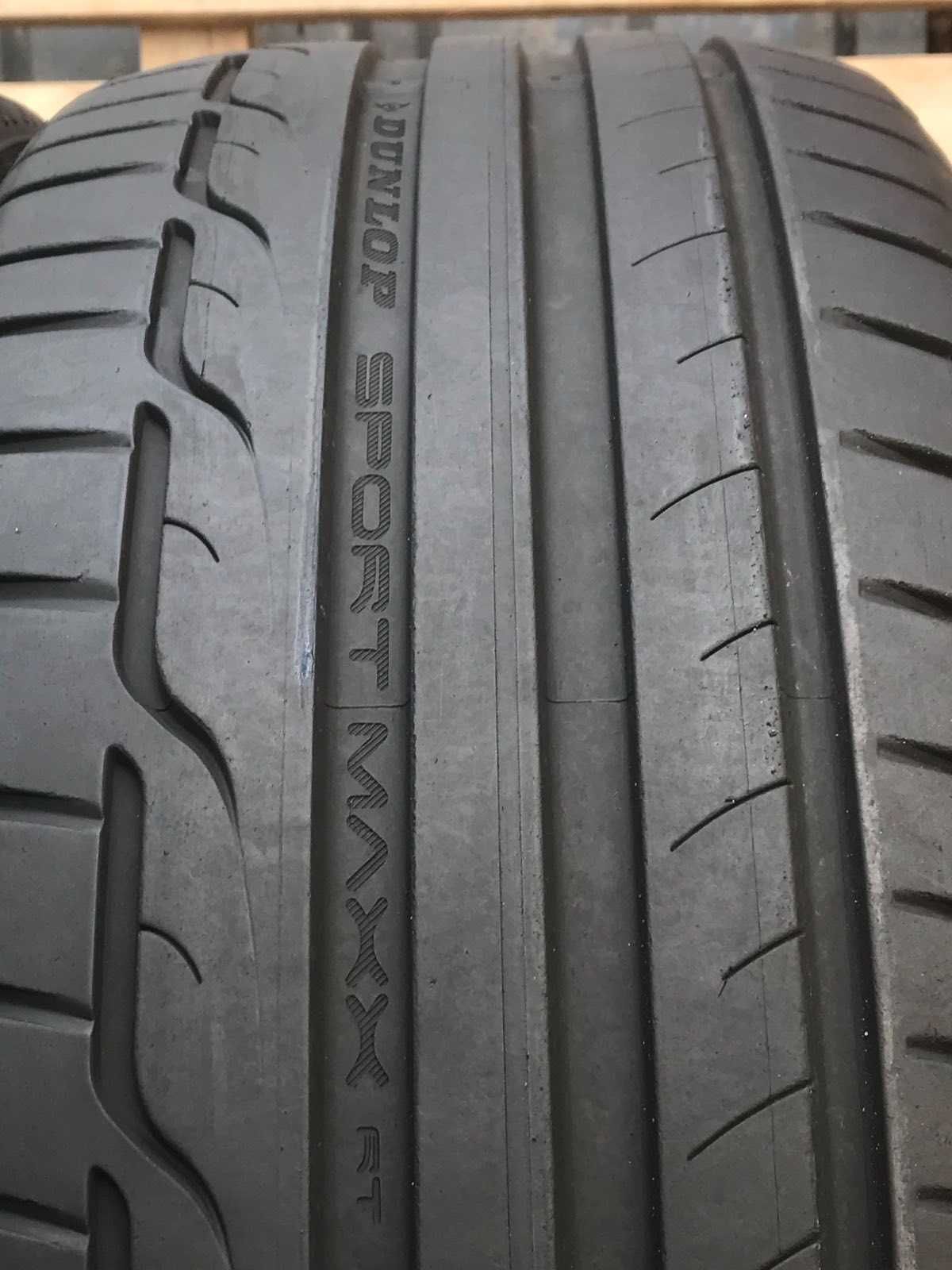 Шини Dunlop SportMaxx 245/40R19 Пара Літо Б/у Склад Оригінал