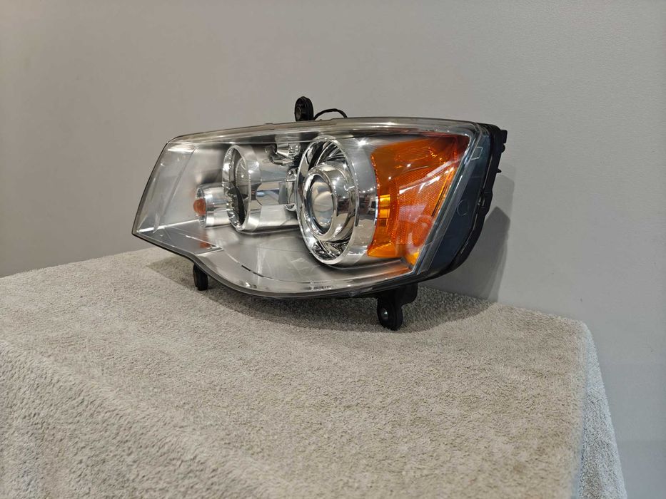 Lampa Lewy Przód Xenon Chrysler Voyager V Generacji EUROPA