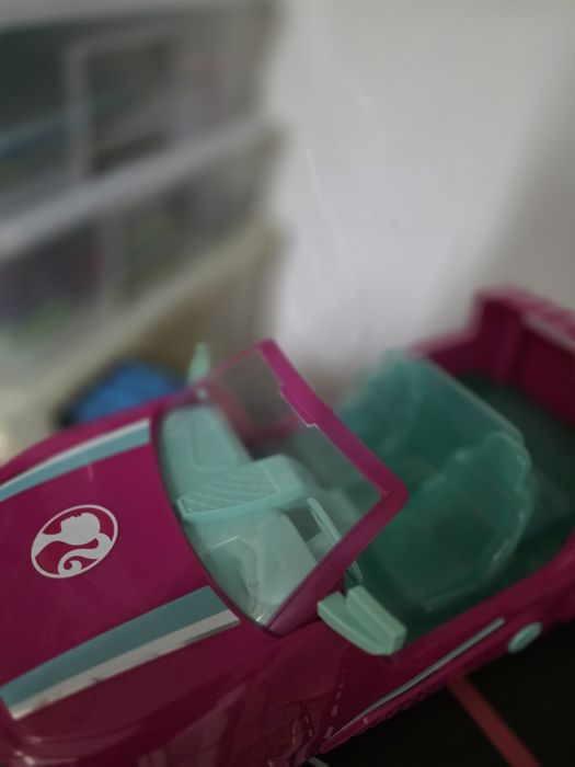 Carro telecomandado Barbie