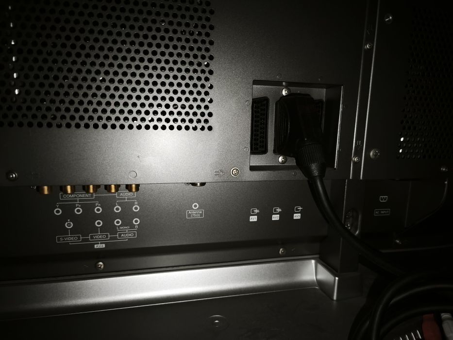 LG Super TV Ecrã Plano 54" - Ideal para Retro-Gaming!