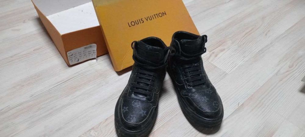 Louis Vuitton 40р (26см по устілці)