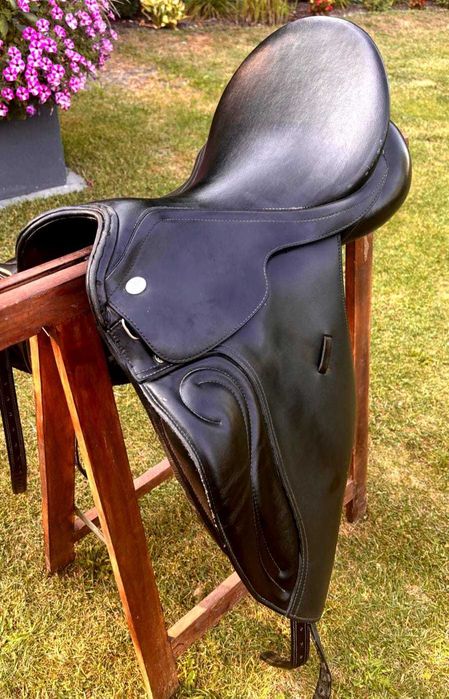 Siodło ujeżdżeniowe czarne