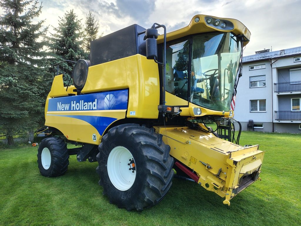 Kombajn New Holland CSX 7040 z Niemiec
