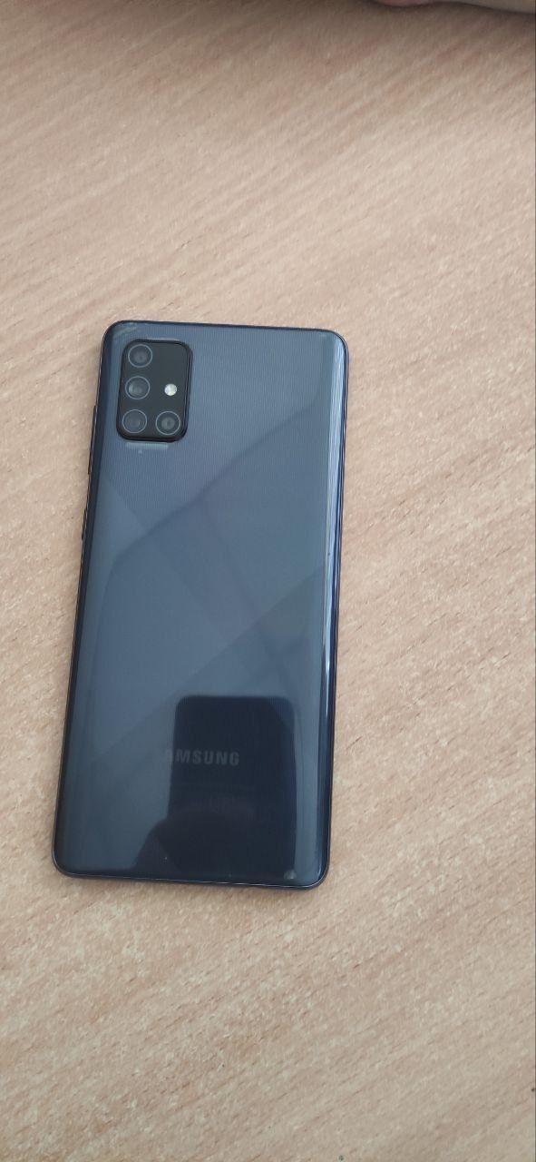 Продам телефон Samsung A71