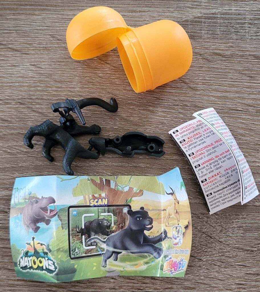 Czarna pantera Kinder niespodzianka