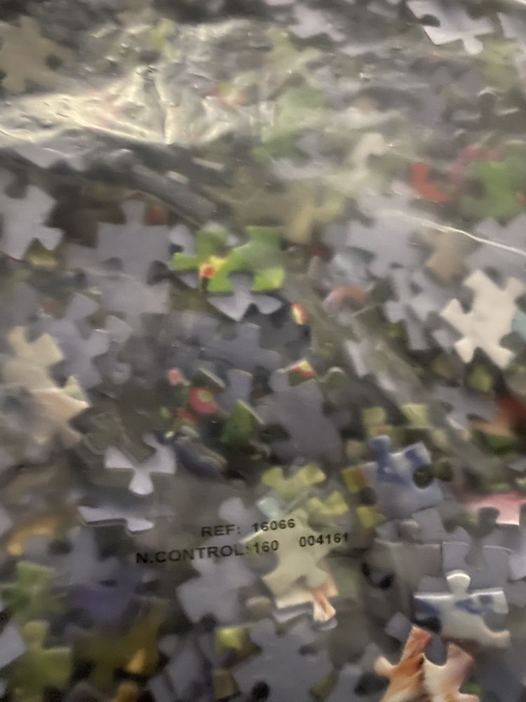 Puzzle Educa 33600 szt elementów W zestawie 7 z 10 worków. Cena za szt