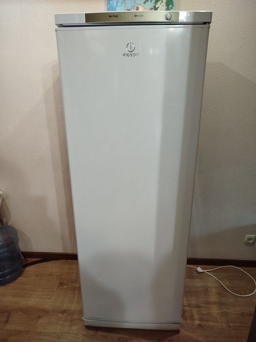 Морозильна камера Indesit No Frost
