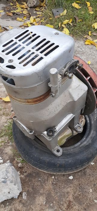 Продам новый компрессор у43102