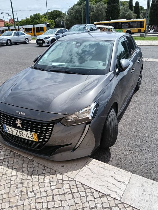 Vendo Peugeot 208,óptimo estado ,poucos km ,só um dono