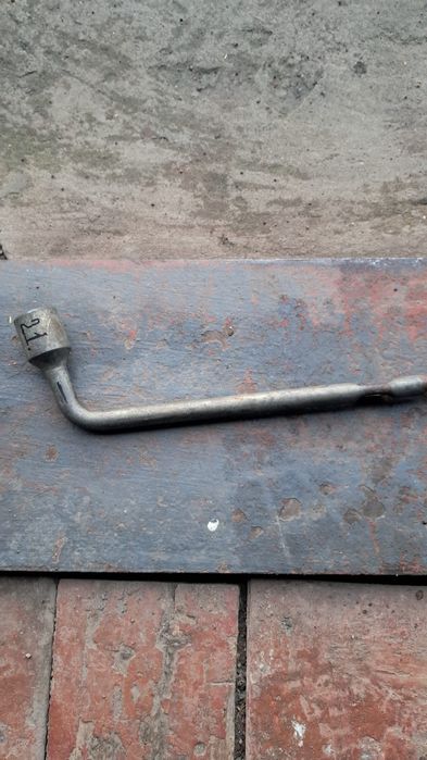 Продам ключ балонний